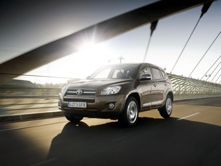  Toyota RAV4 2008 года  (фото 8 из 25)